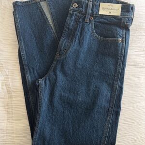 NWT Abercrombie & Fitch Dark Blue 90’s Relaxed Jeans